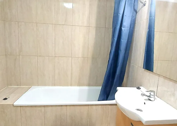 Spacious With Amazing View And Air Conditioning *
